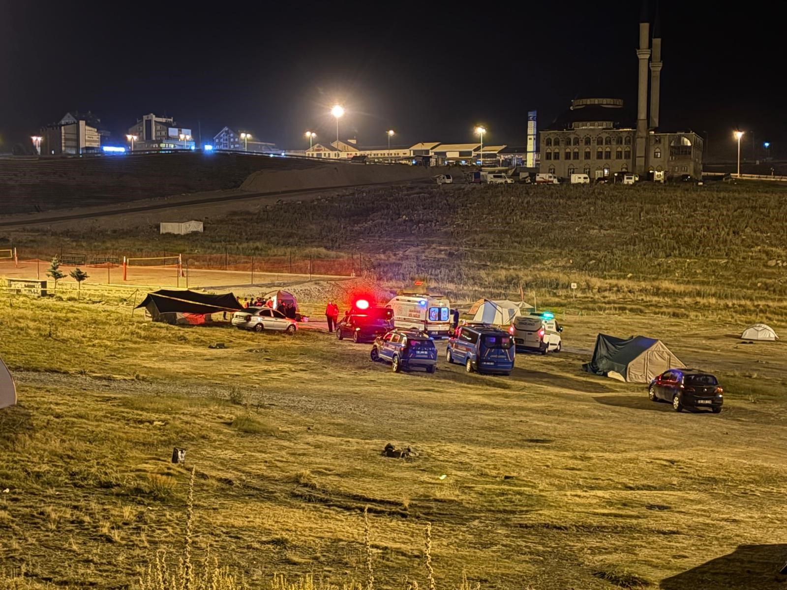 Kamp yapan çift çadırda ölü bulundu