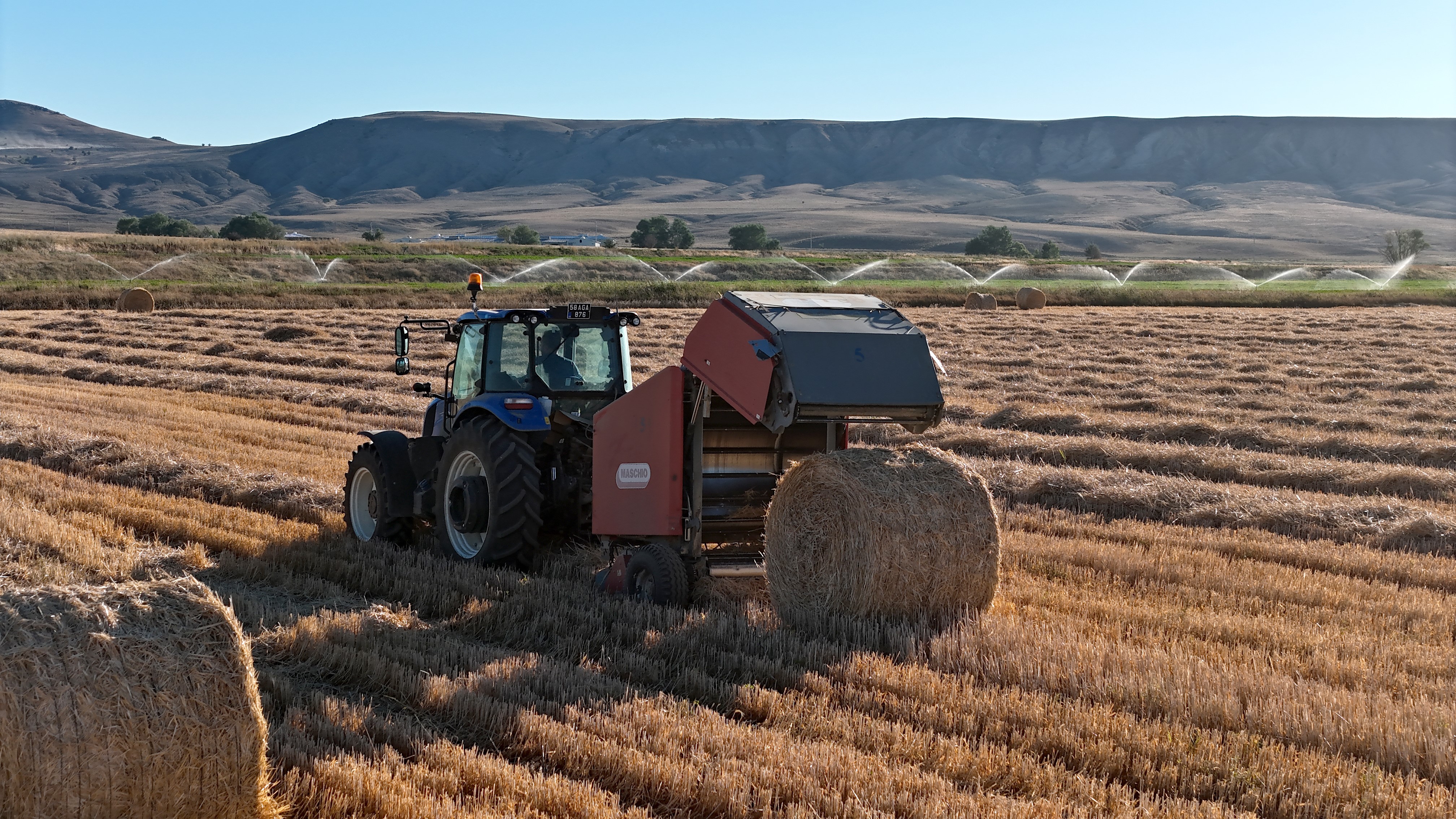 Sivas Tarlaları Kartpostallık Görüntülerle Balya Dolu