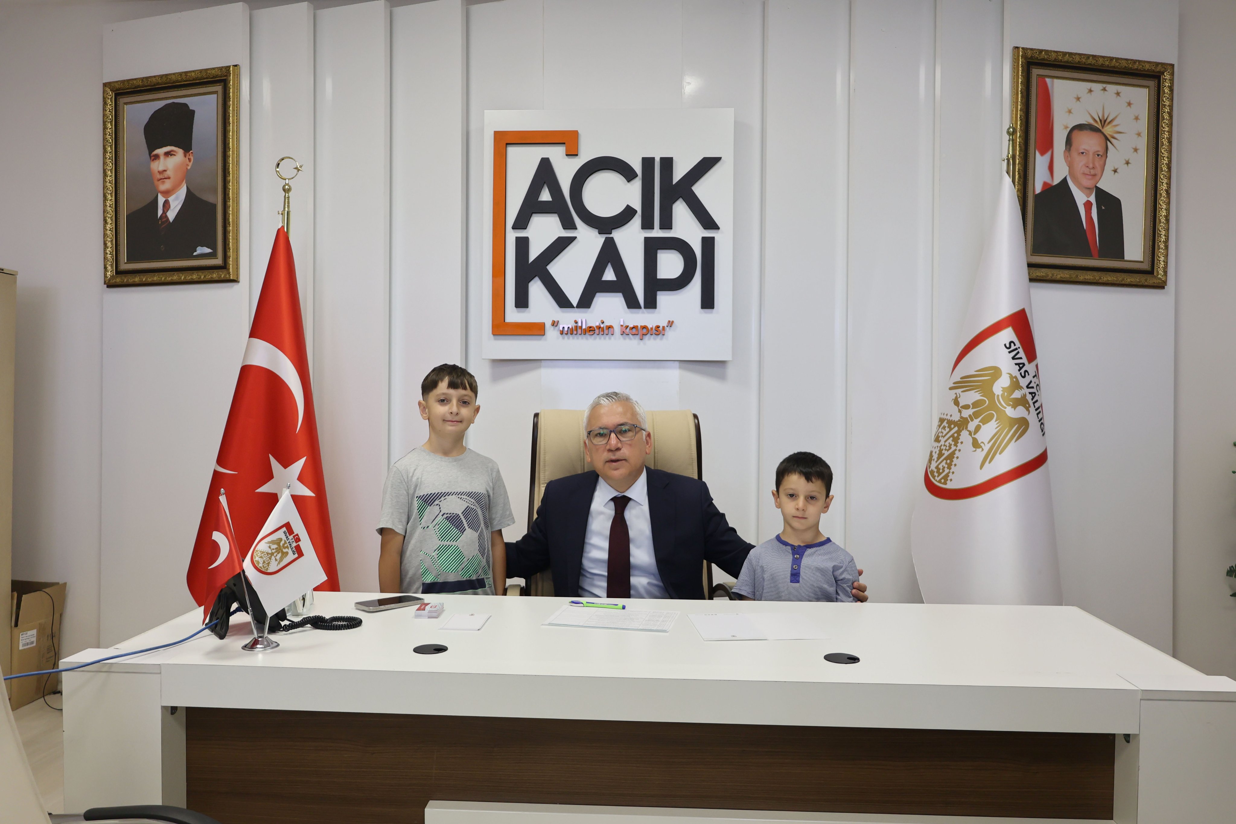 Sivas Valisi Yılmaz Şimşek Halkın Taleplerini Dinledi