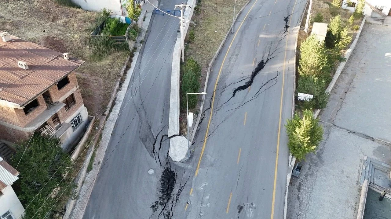 Erzurum'da Heyelan: 70 Daire Tahliye Edildi