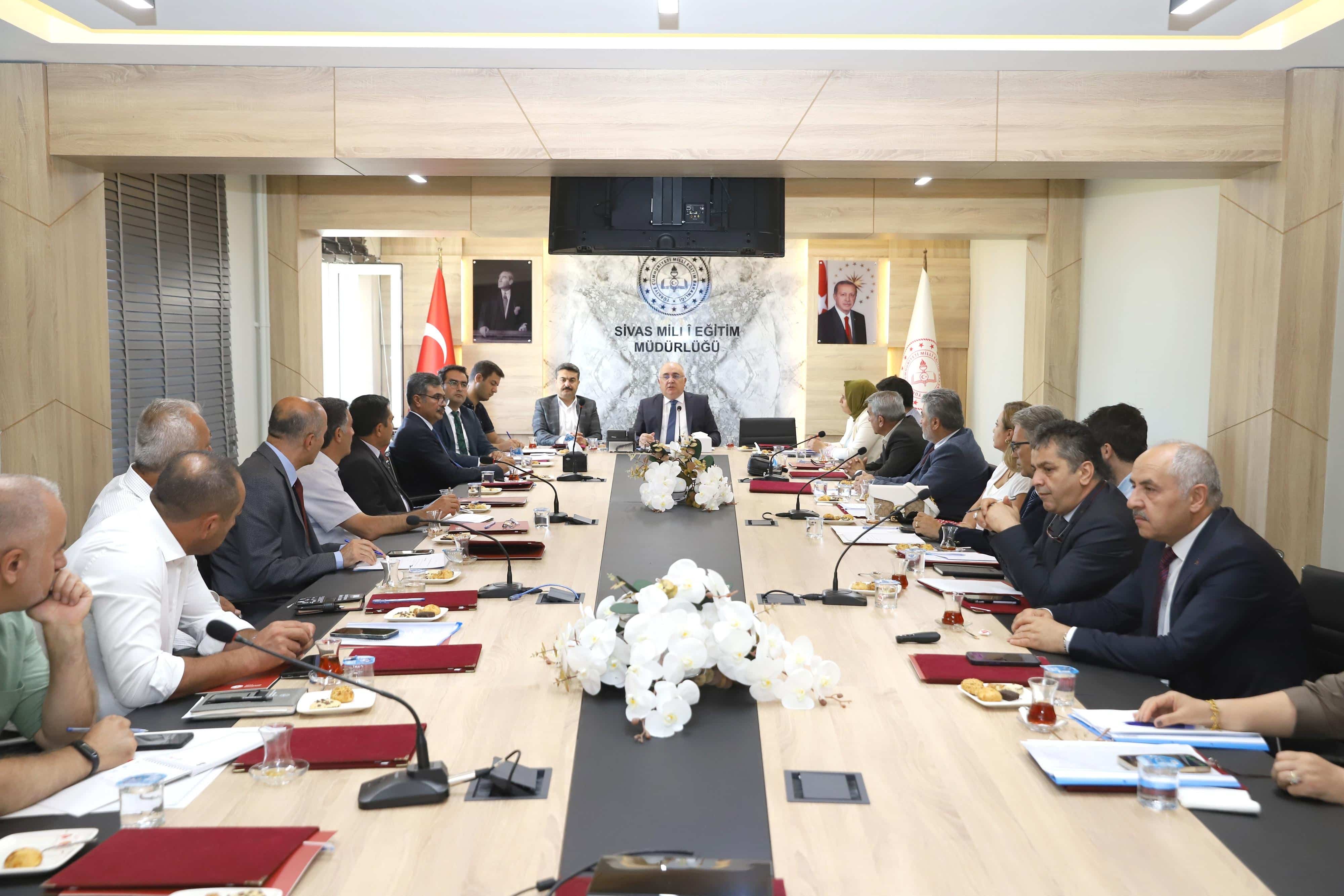 Sivas’ta Hayat Boyu Öğrenme Komisyonu toplandı