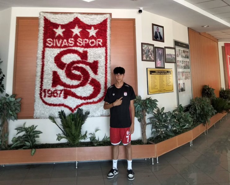 Sivasspor’a yeni transfer!