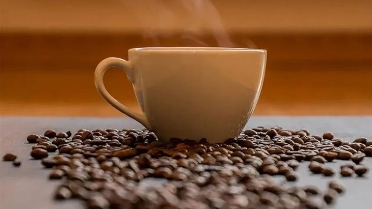 Sıcak çay ve kahve içenler dikkat!