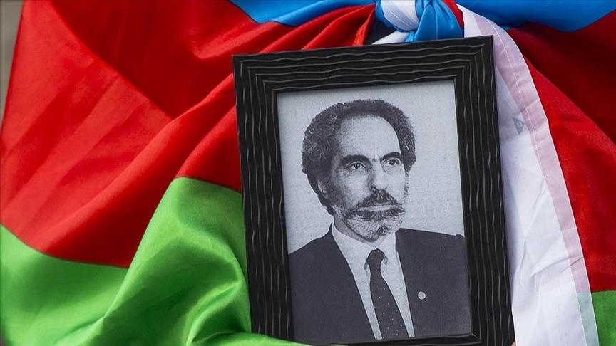 Ebulfez Elçibey vefatının 25. yılında anılıyor