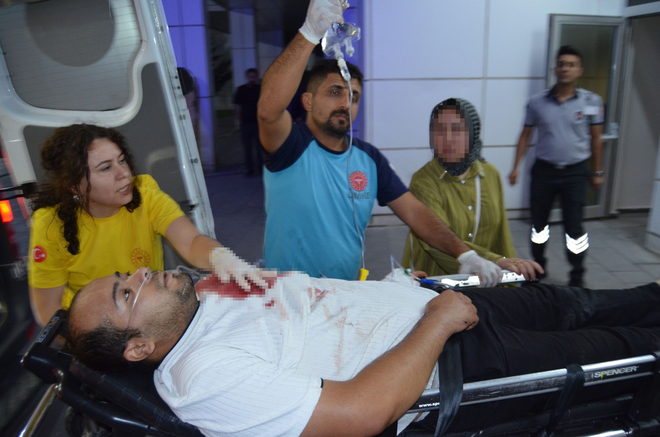 13 yaşındaki çocuk ablasının sevgilisini bıçakladı