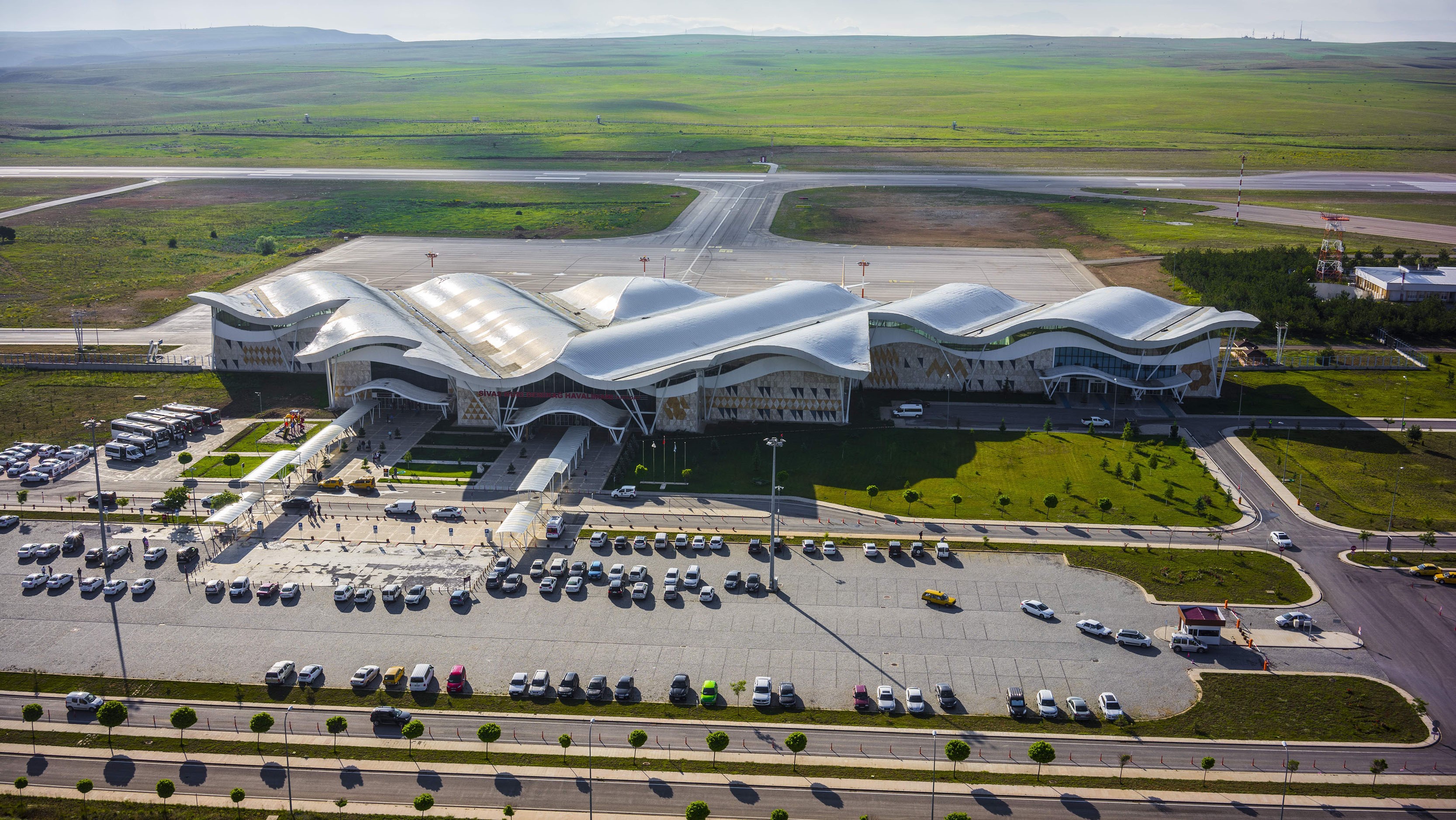 Sivas Nuri Demirağ Havalimanı Yolcu Sayısında Yüzde 20 Artış