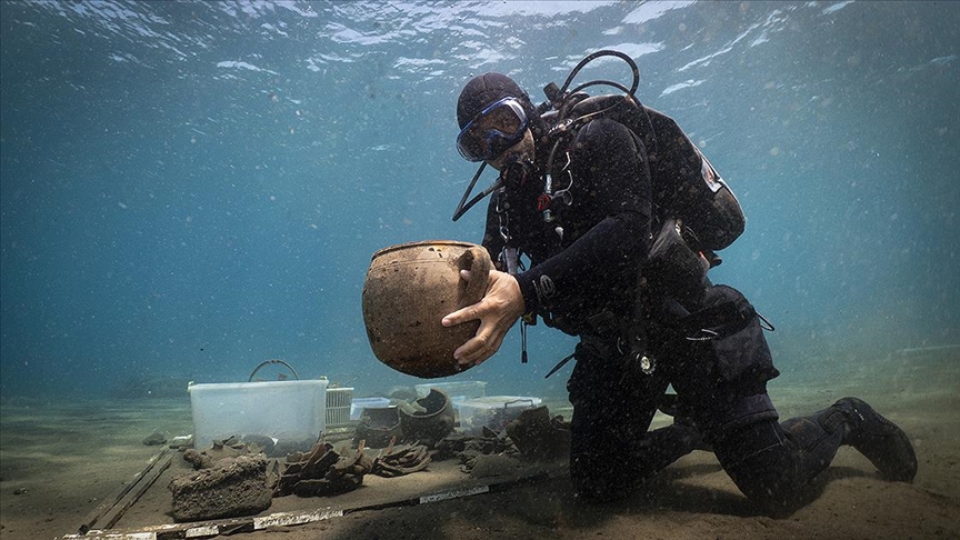 Osmanlı batığından yüzlerce tarihi eser çıktı