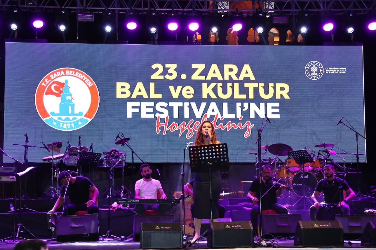 Zara'da 23. Bal ve Kültür Festivali Yapıldı