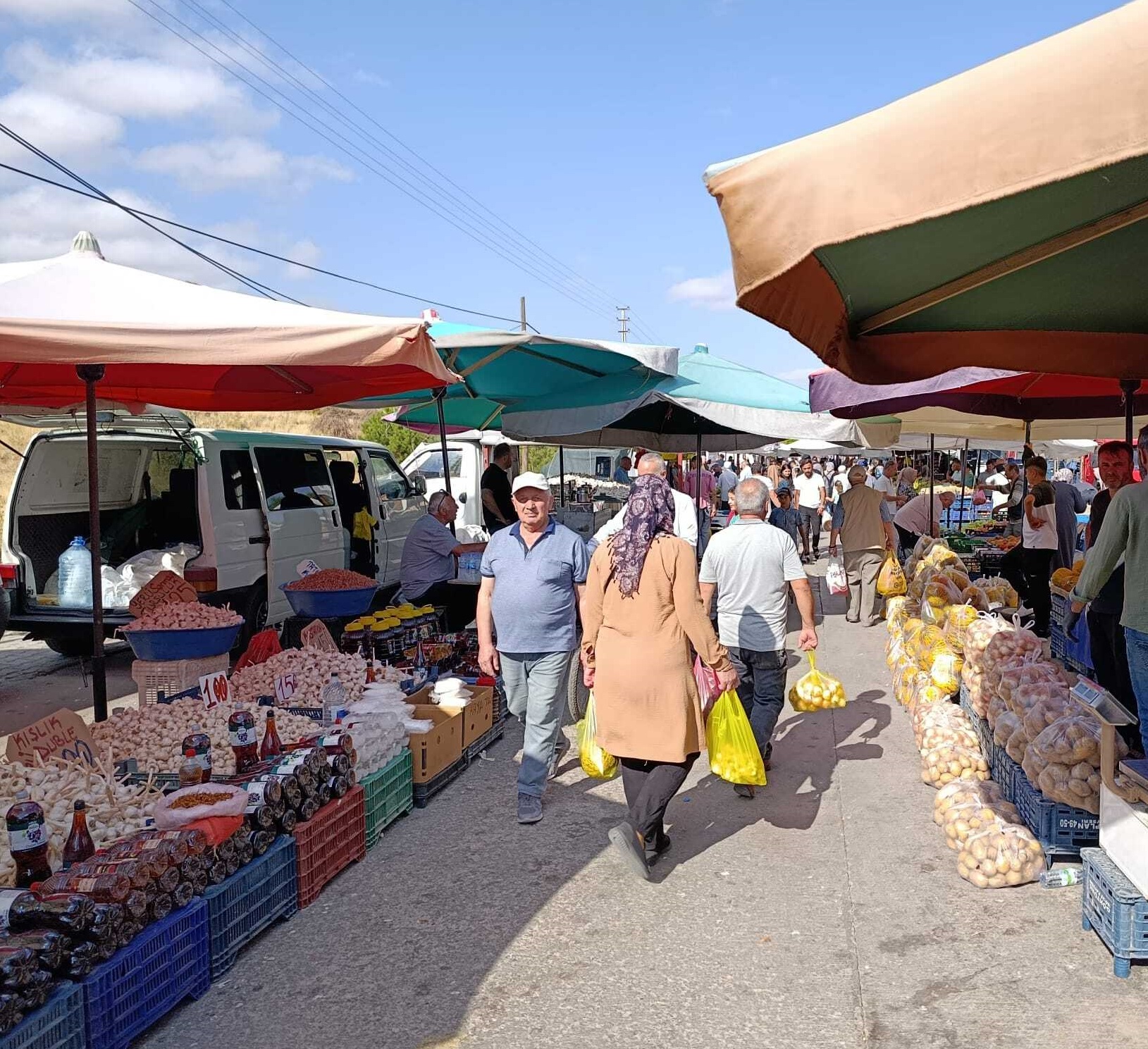 Şarkışla Emtia Pazarı İlgi Görüyor