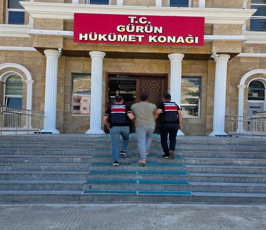 Sivas'ta FETÖ Hükümlüsü Yakalandı