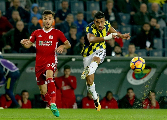 SÜPER LİG FUTBOLCUSU OLDU