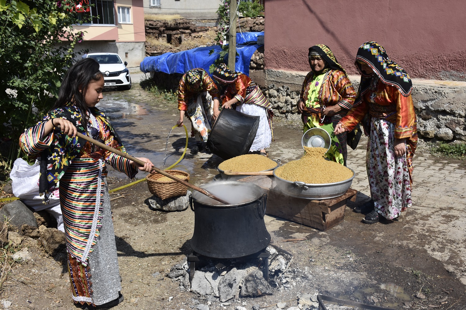 Sivas’ta Geleneksel Köy Kültürü Yaşatılıyor