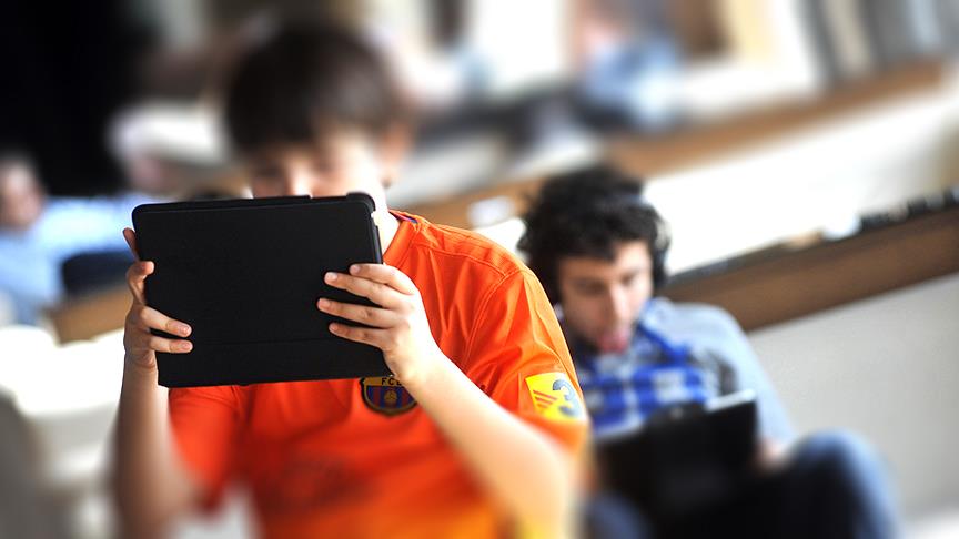 Ailelere Uyarı: Teknolojiyi Amaçlı ve Sınırlı Kullanın