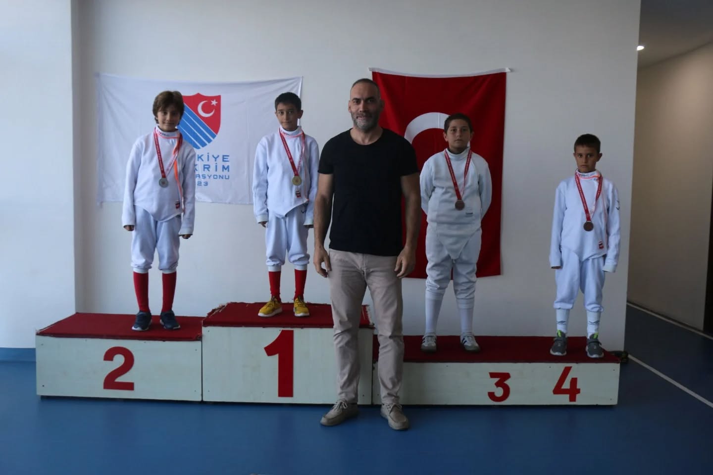 Sivas'ta Genç Eskrimciler Zirveye Çıktı