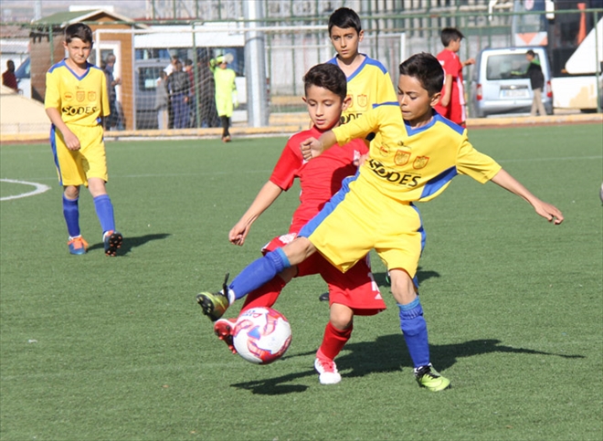 YETENEKLİ AYAKLAR BEĞENİ TOPLUYOR