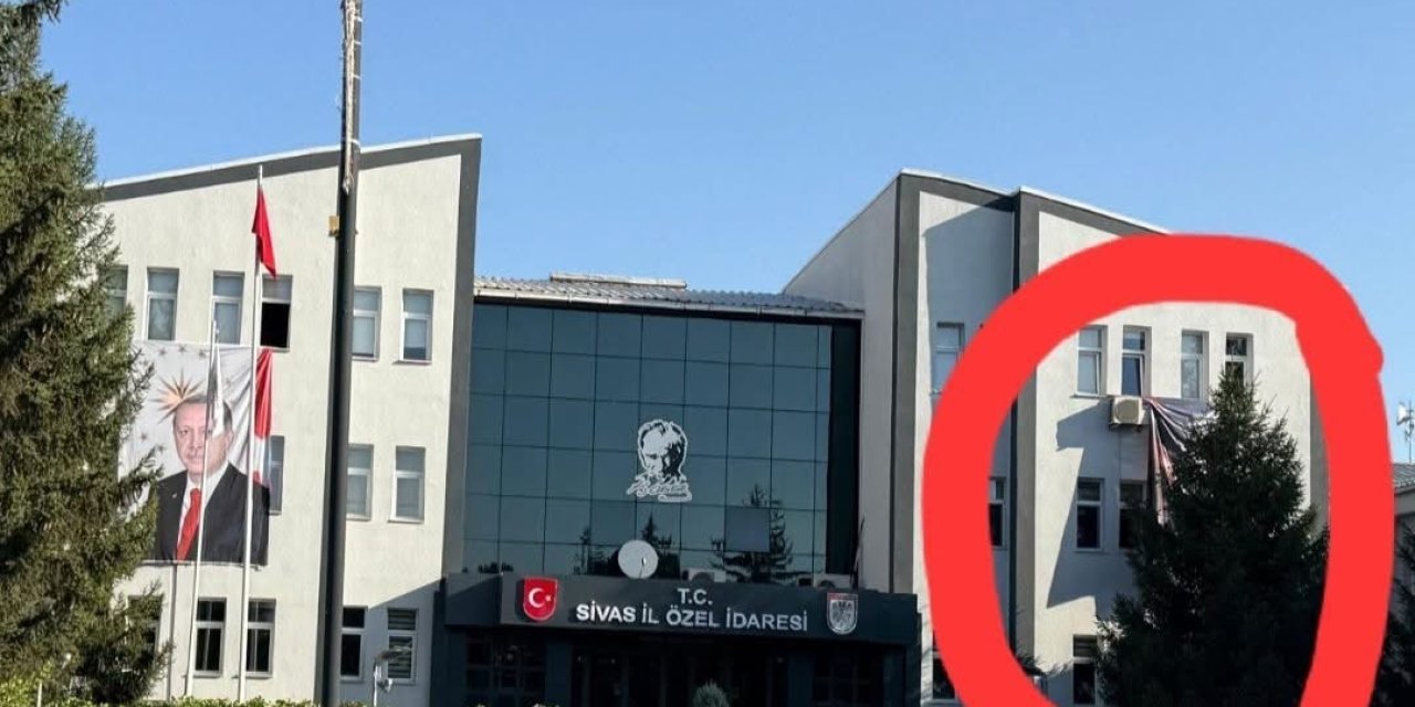 Sivas İl Özel İdaresi'ne Atatürk Portresi Tepkisi