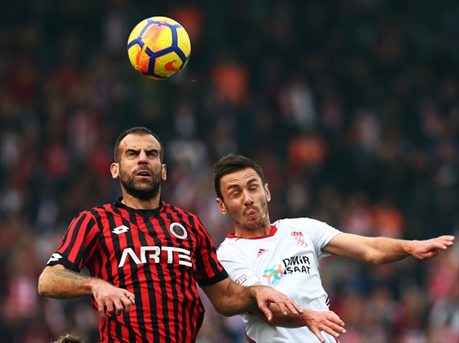 KOMŞULAR BEKLEDİKLERİNİ BULAMADI