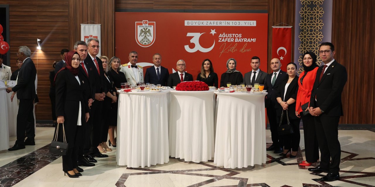 Sivas'ta Zafer Bayramı Resepsiyonu