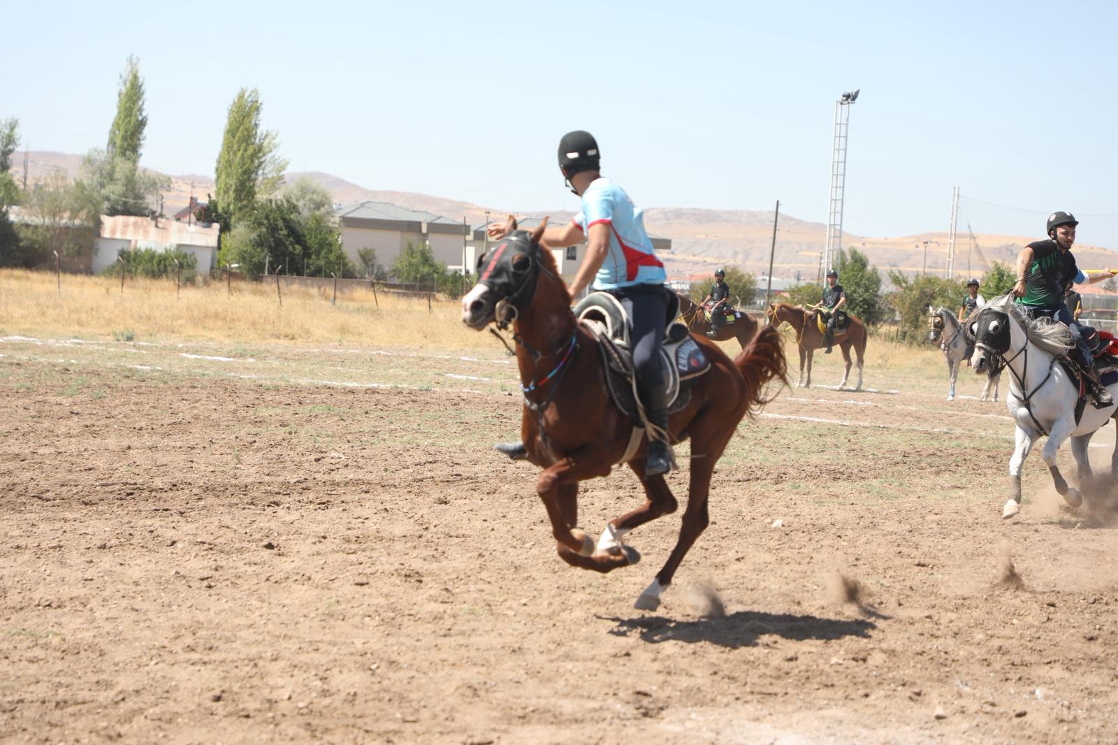 Sivas’ta Atlı Cirit heyecanı sona erdi