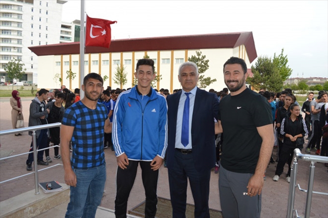 KARABULUT, ALTINLA ÖDÜLLENDİRDİ