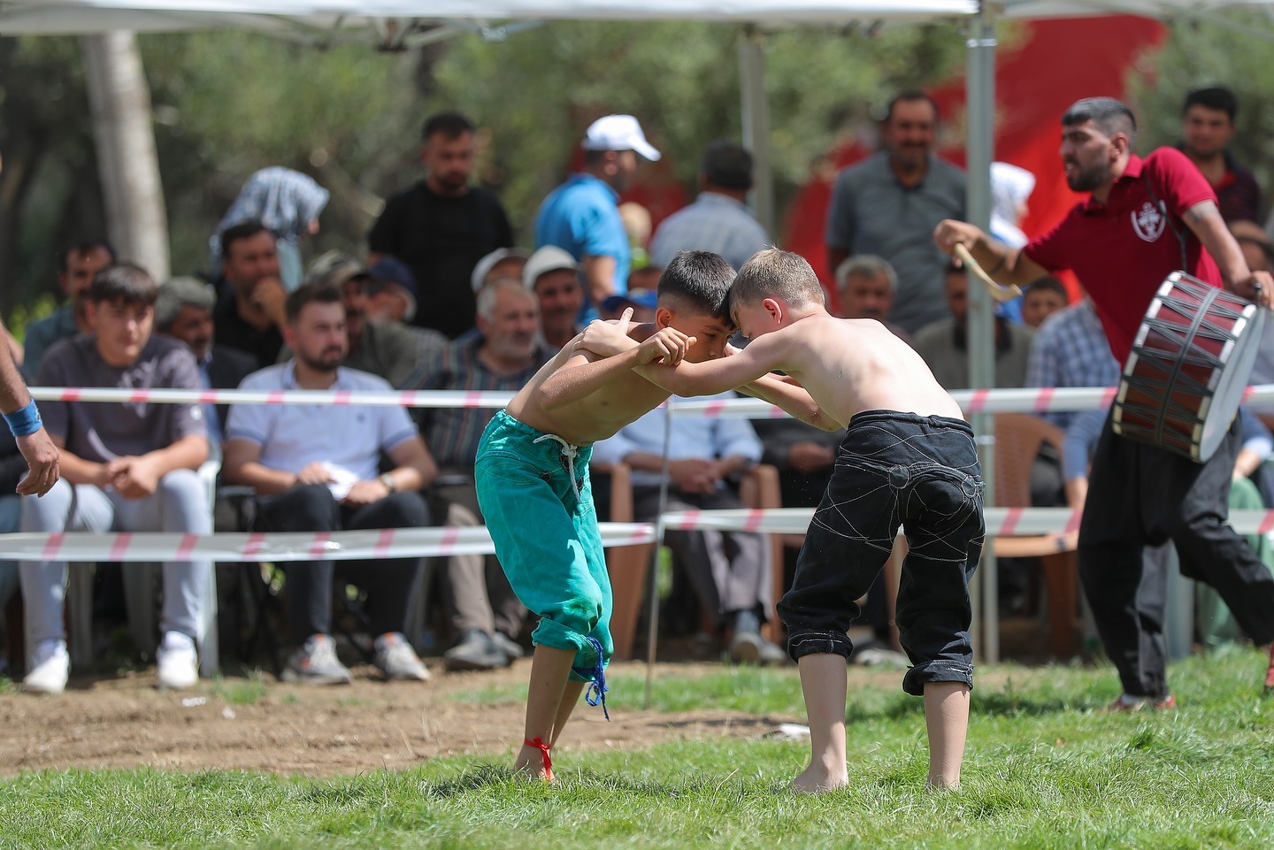 Pehlivanlar Kıyasıya Kapıştı