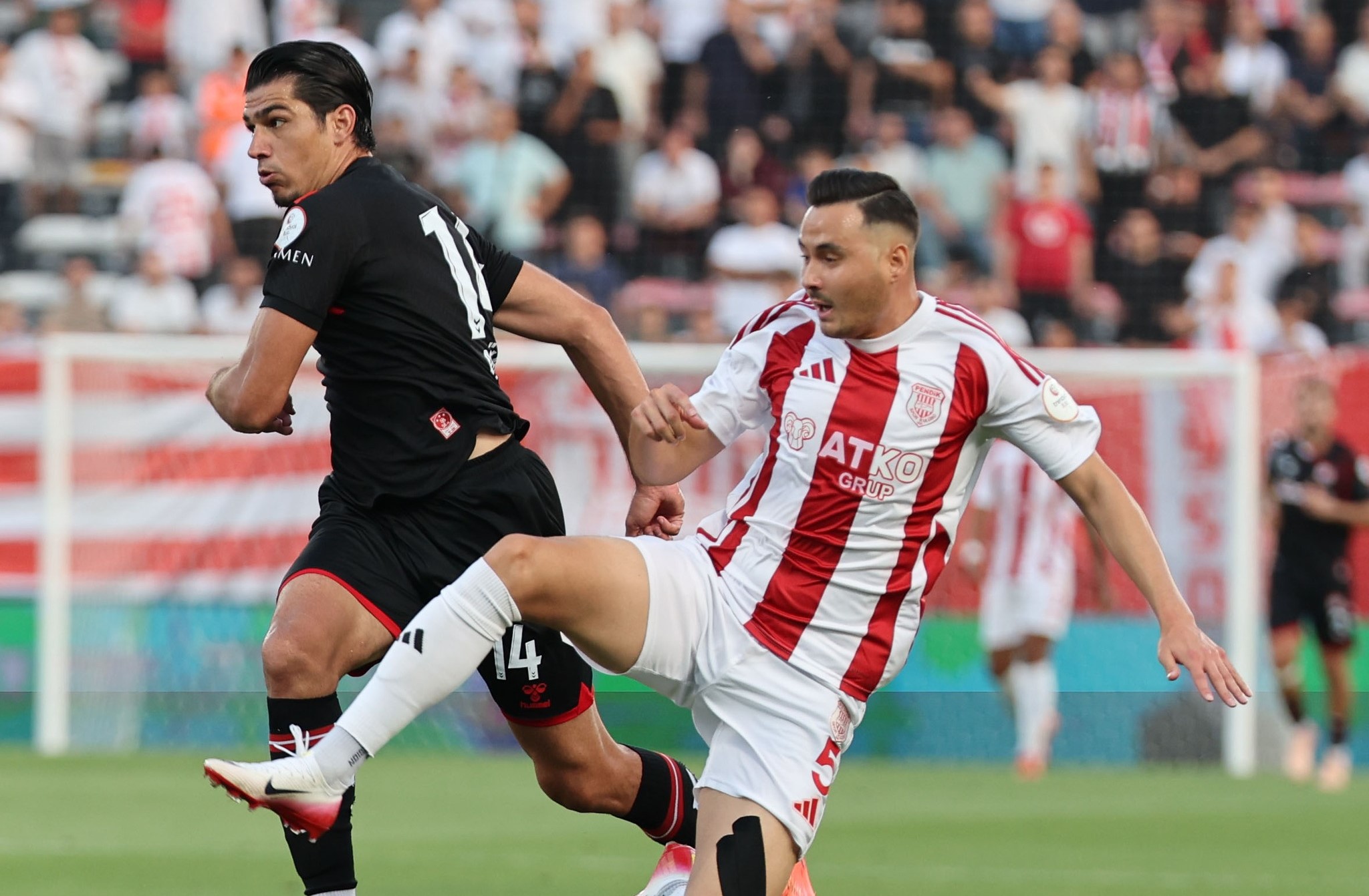 Pendikspor-Sivasspor Maçının İlk Yarısında Gol Sesi Yok