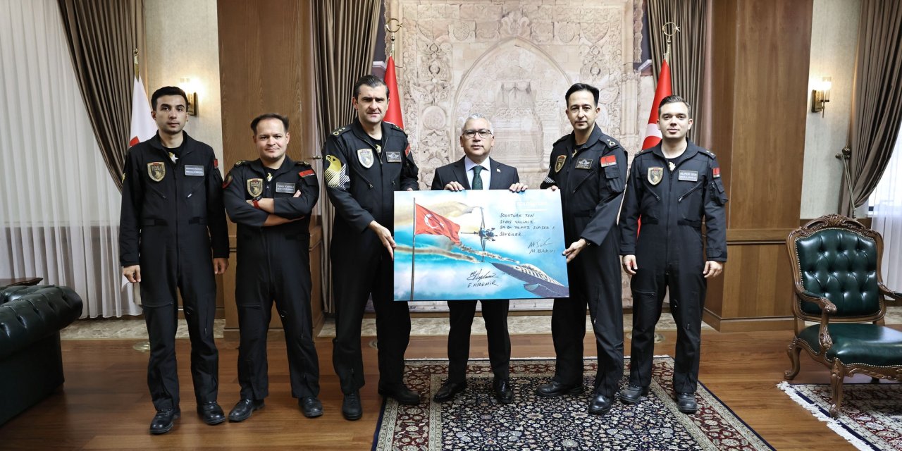 SOLOTÜRK ekibi Vali Şimşek ile bir araya geldi