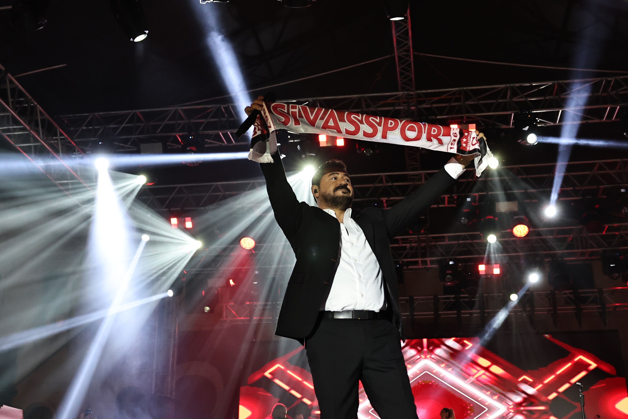 Serkan Kaya Sivas'ı coşturdu