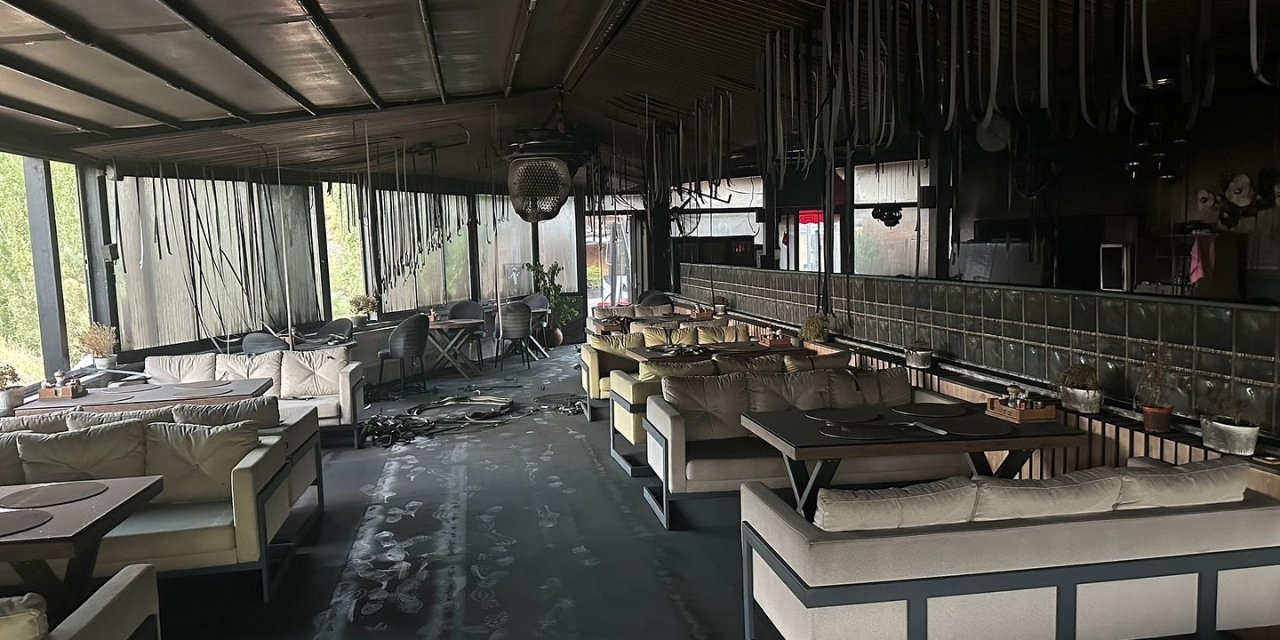 Sivas'ta kafe yangında kül oldu