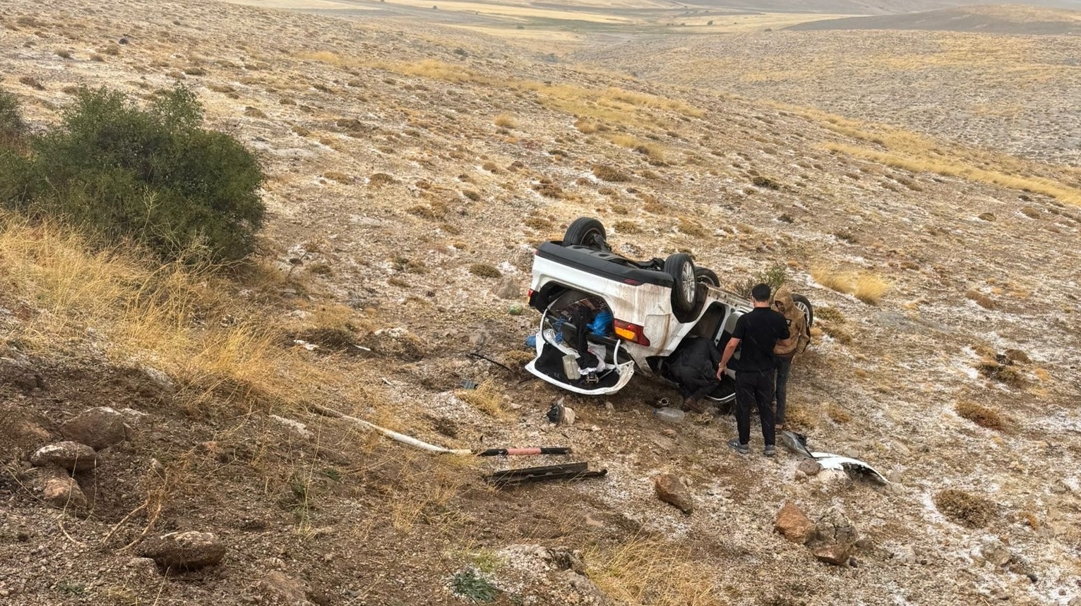Sivas'ta Otomobil Takla Attı: 2 Yaralı