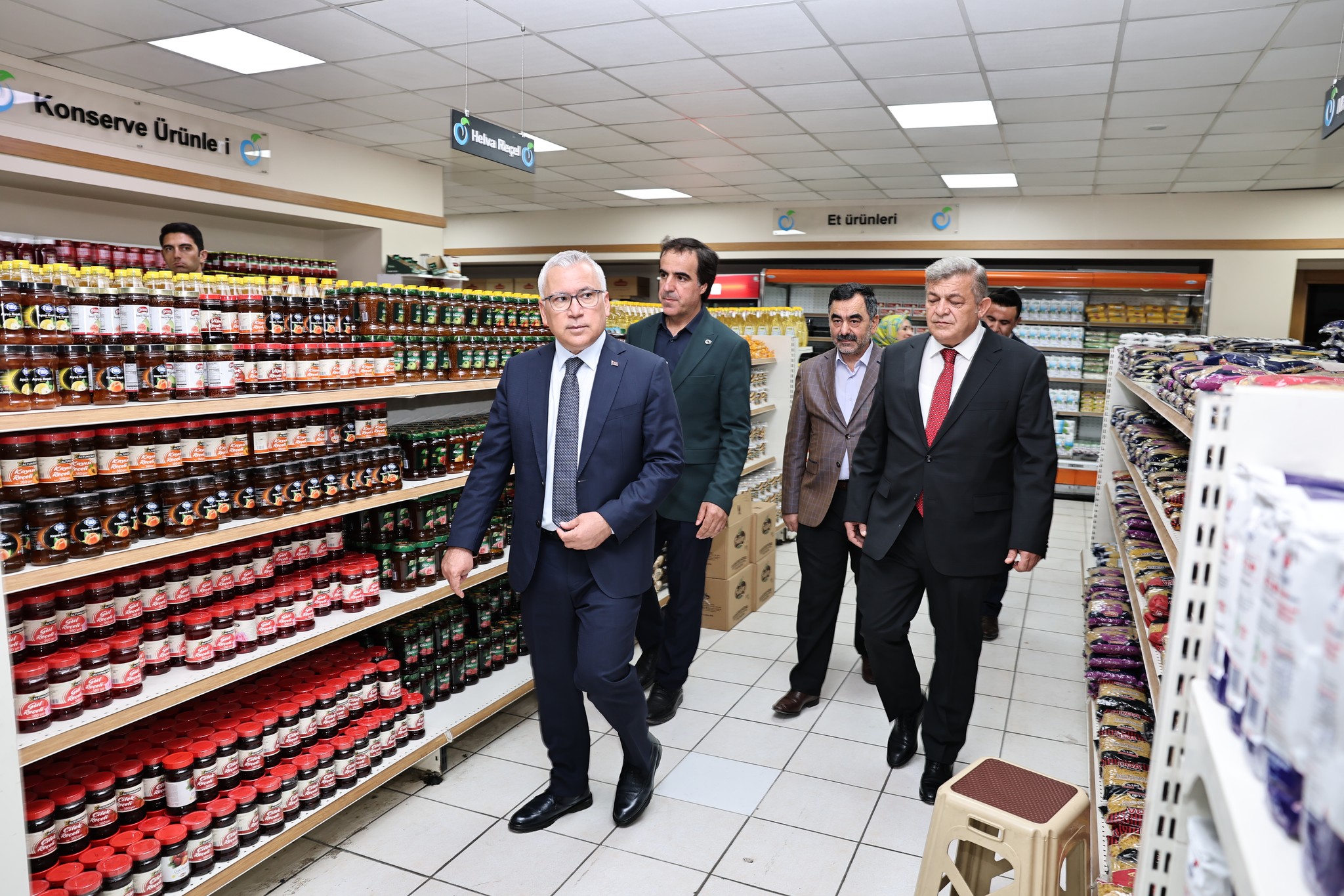 Sivas'ta Gıda Bankası ihtiyaçlıların yanında