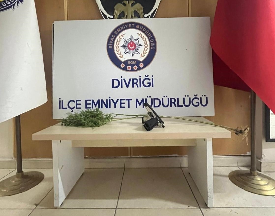 Sivas Uyuşturucu Operasyonu! Uyuşturucuyu Kağıda Emdirmişler