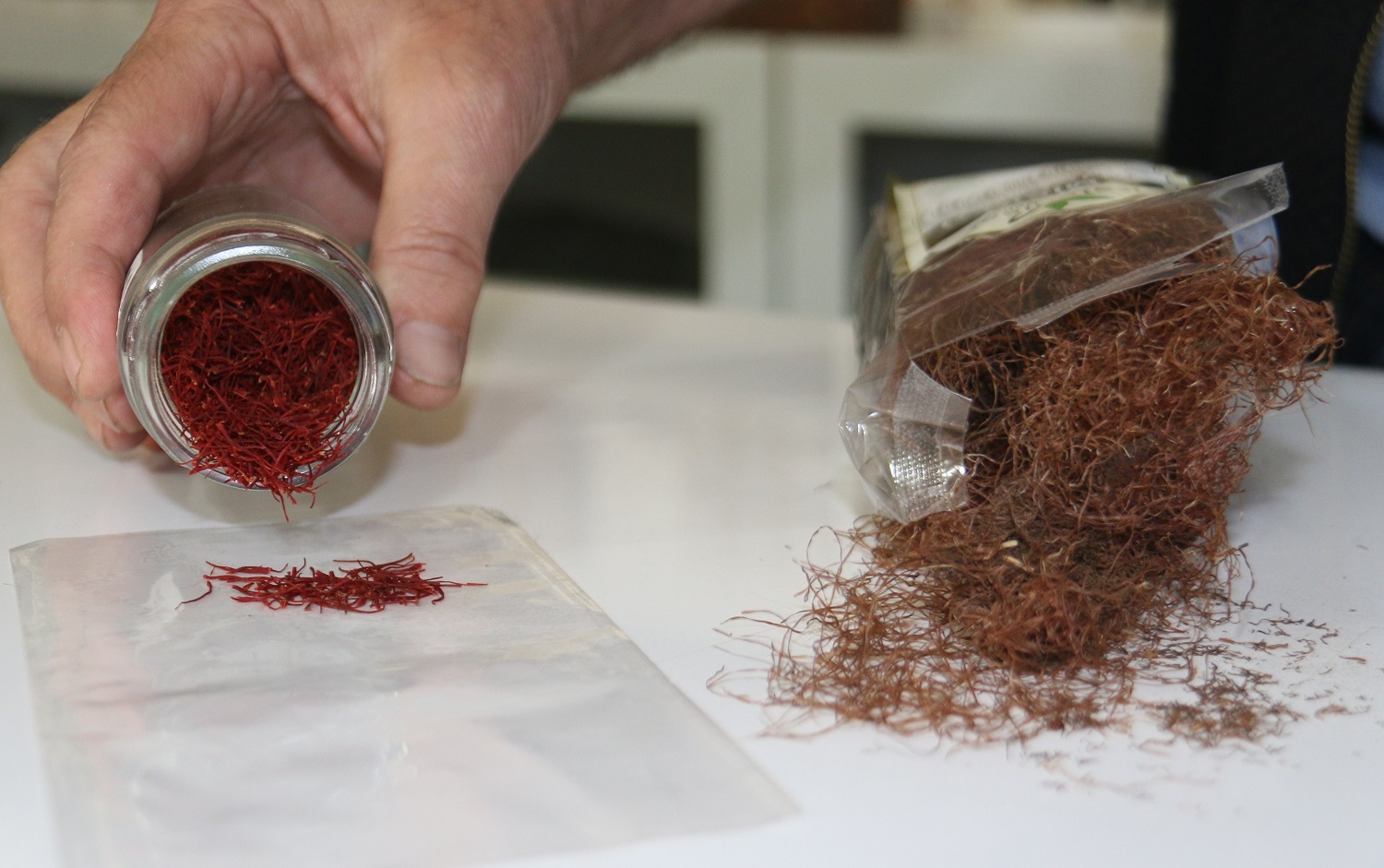 Sivas’ta Aktardan Uyarı: Sahte Safran Piyasada