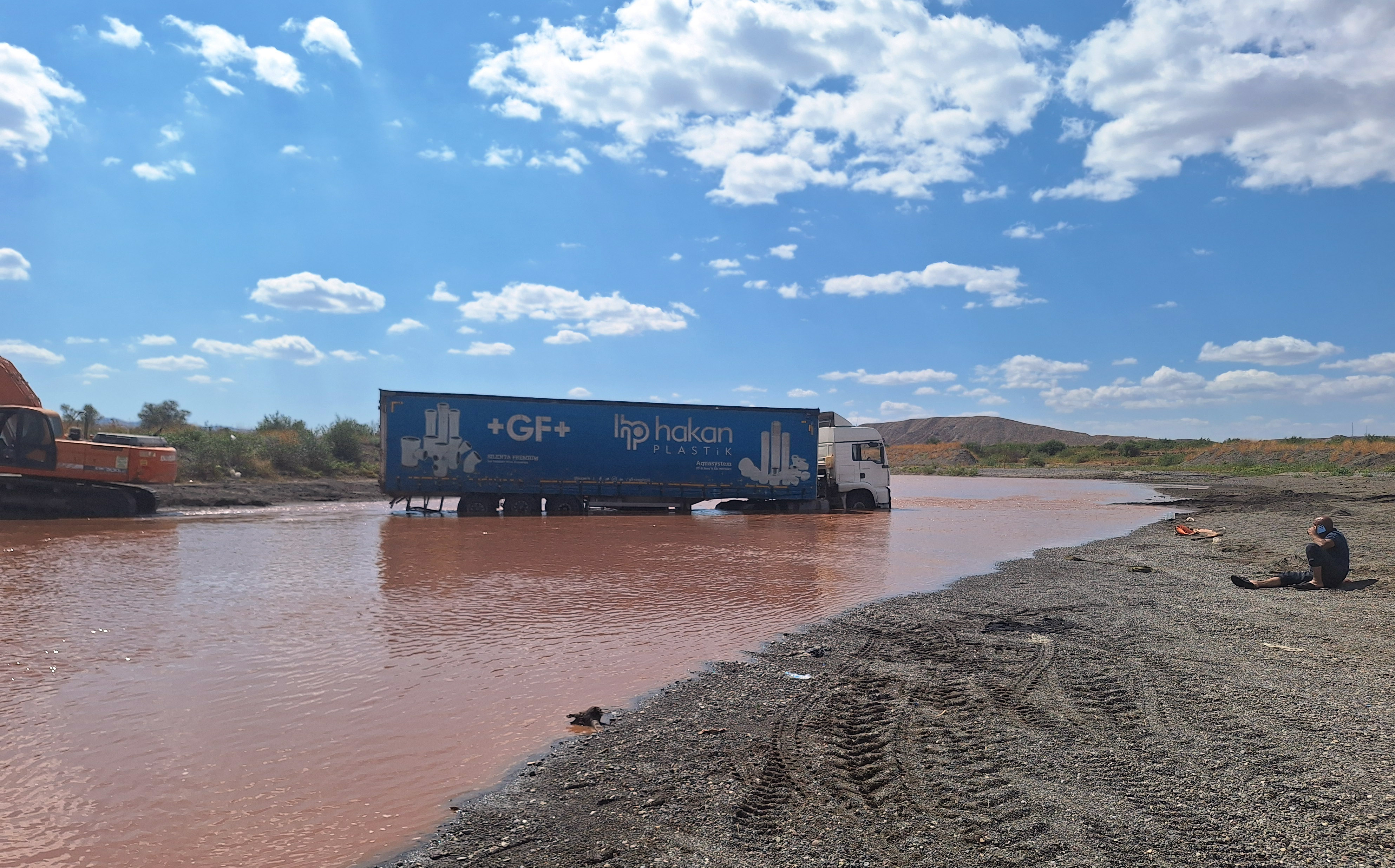 Sivas'ta Kuma Saplanan TIR 2 Gün Sonra Kurtatıldı