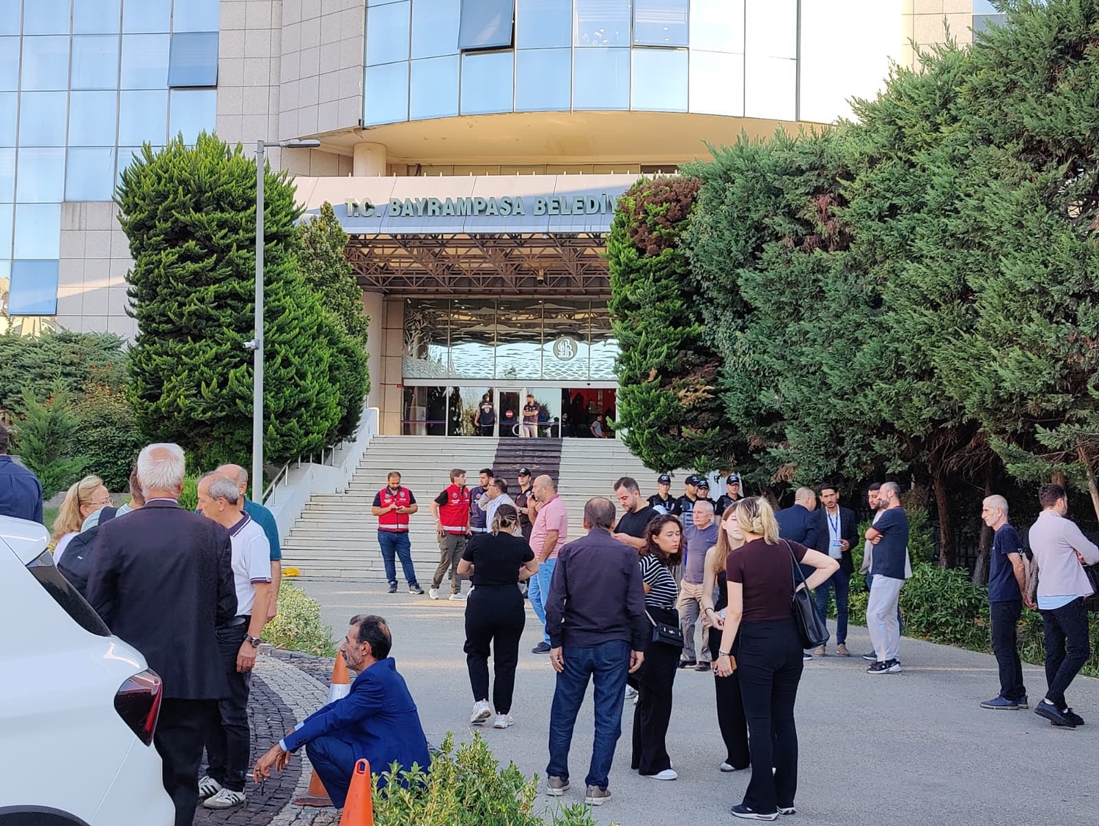 Bayrampaşa Belediyesi'ne operasyon