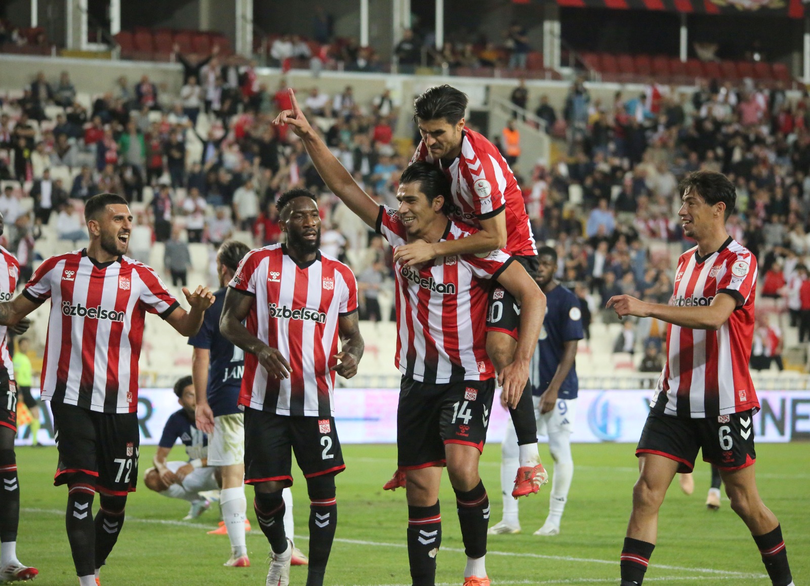 Sivasspor Galibiyetle Tanıştı