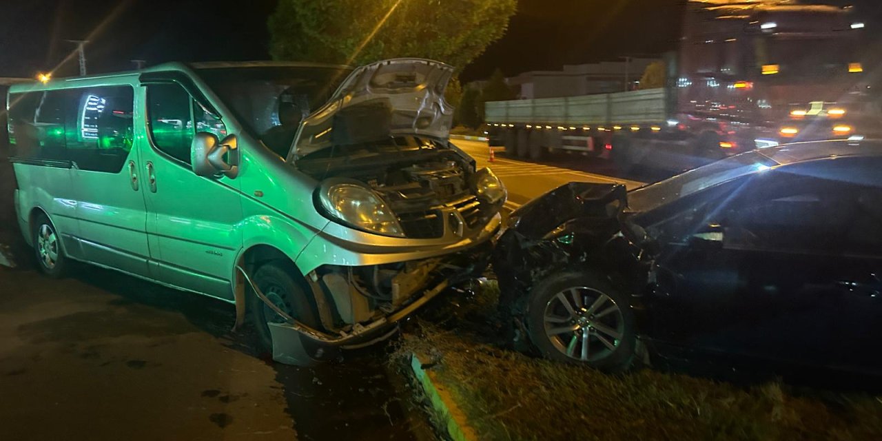 Sivassporlu futbolcular kaza yaptı: 5 yaralı