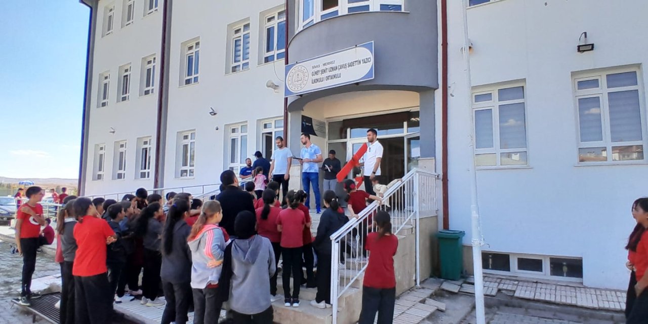 Sivas'ta Bilim Köy Yollarında