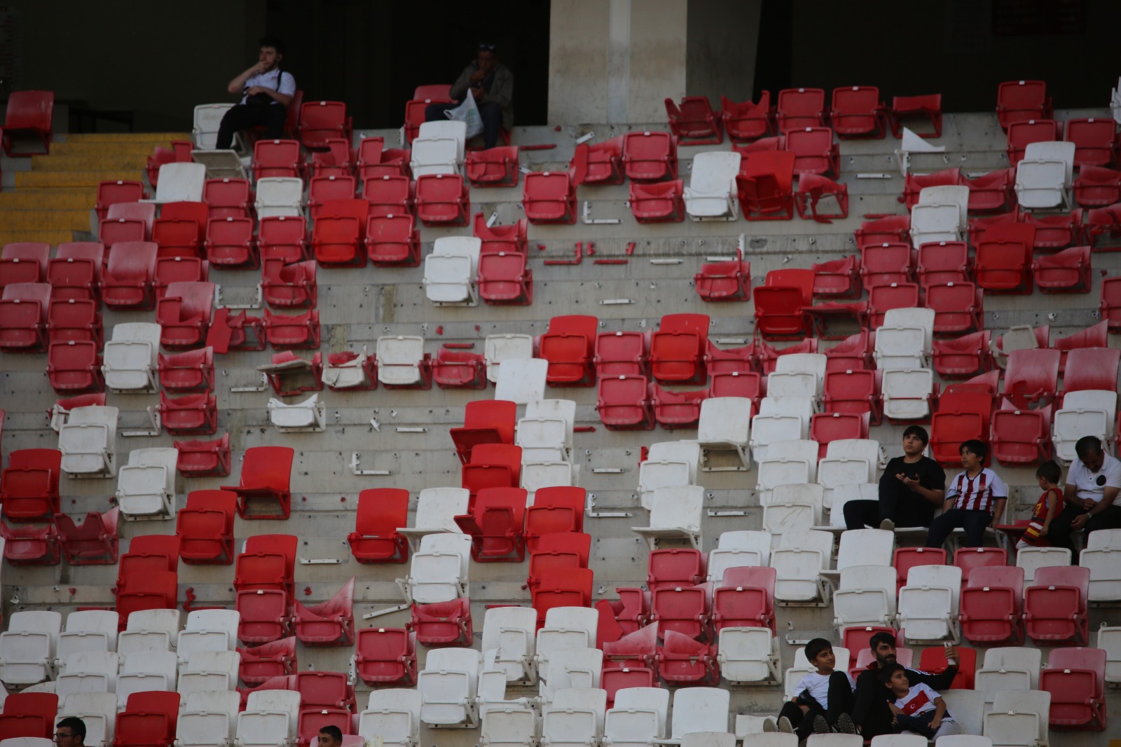Sivas'ta Stadyuma Yakışmayan Görüntü!