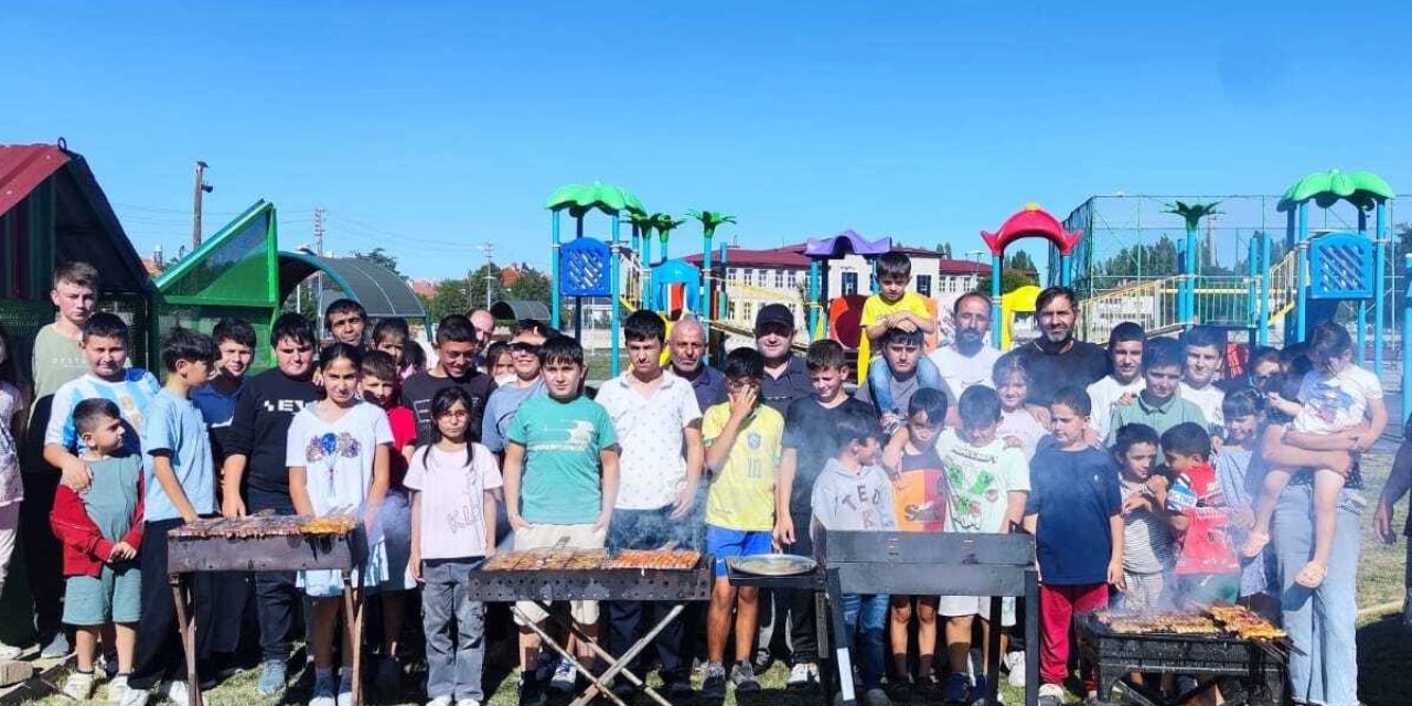 Sivas'ta çocuklar mangalda buluştu