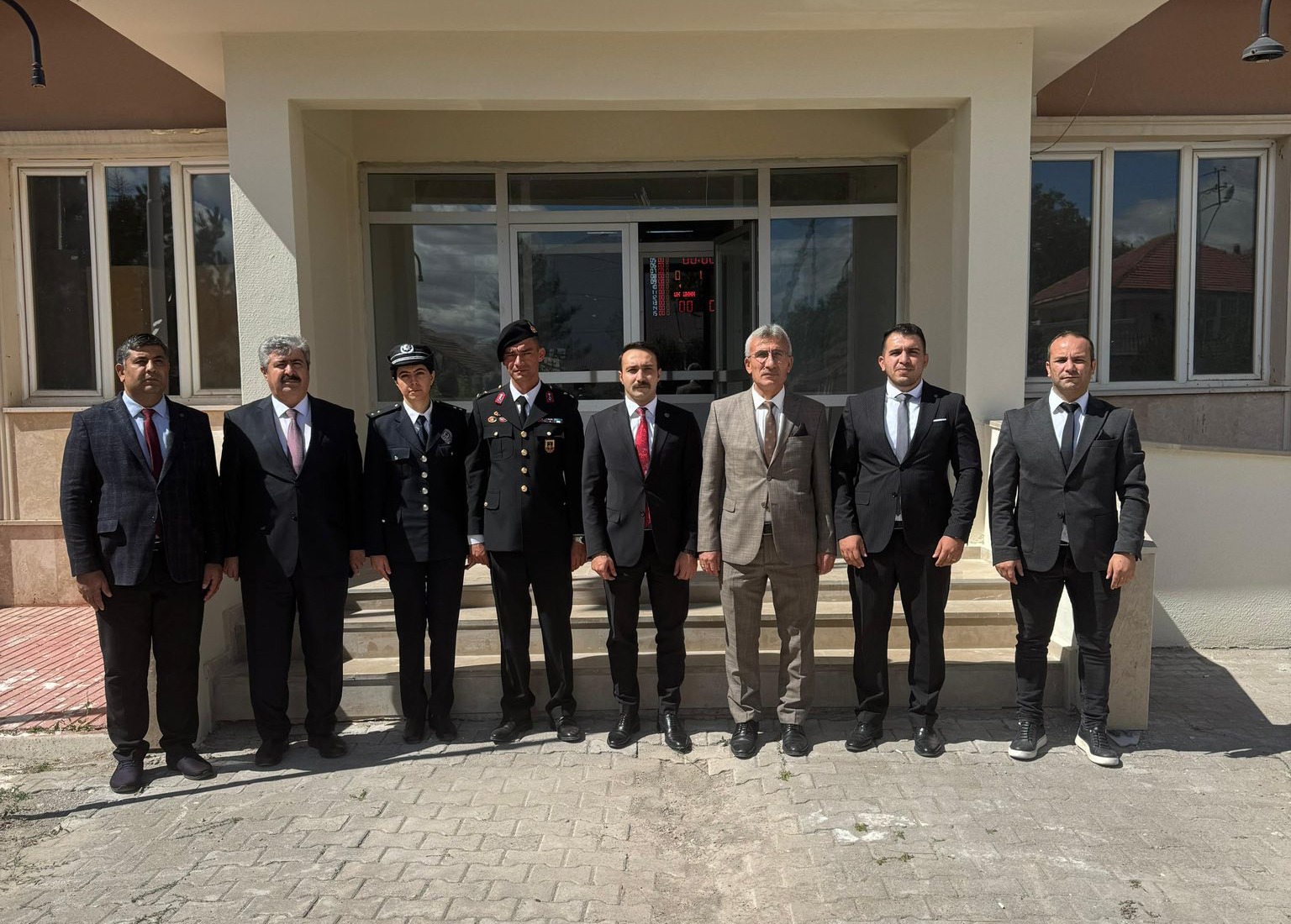 Sivas'ta onarılan spor salonu hizmete açıldı