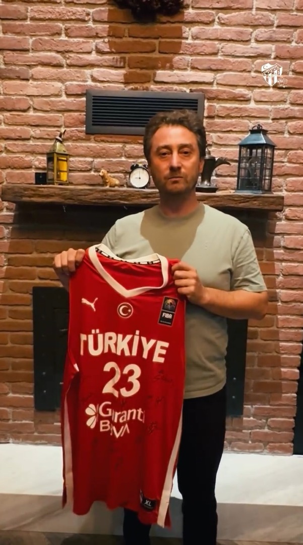 Alperen Şengün'ün forması, SMA hastası Çağan Ata için açık artırmada