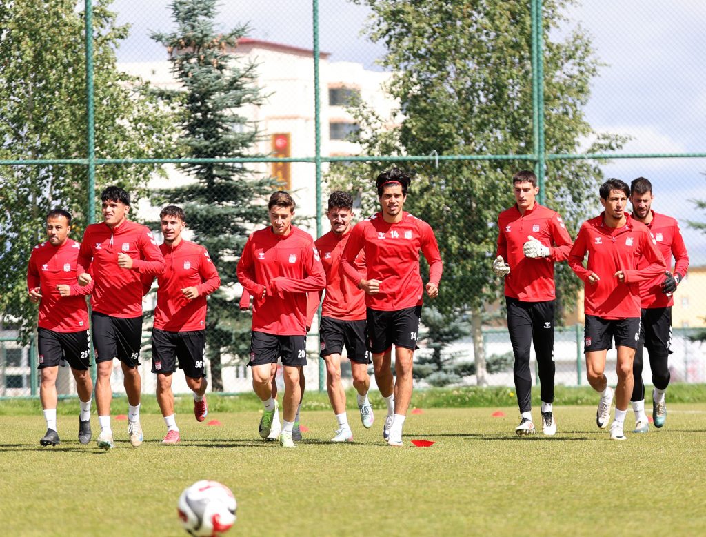 Sivasspor, Adana Maçına Erzurum'da Hazırlıklarınıyor