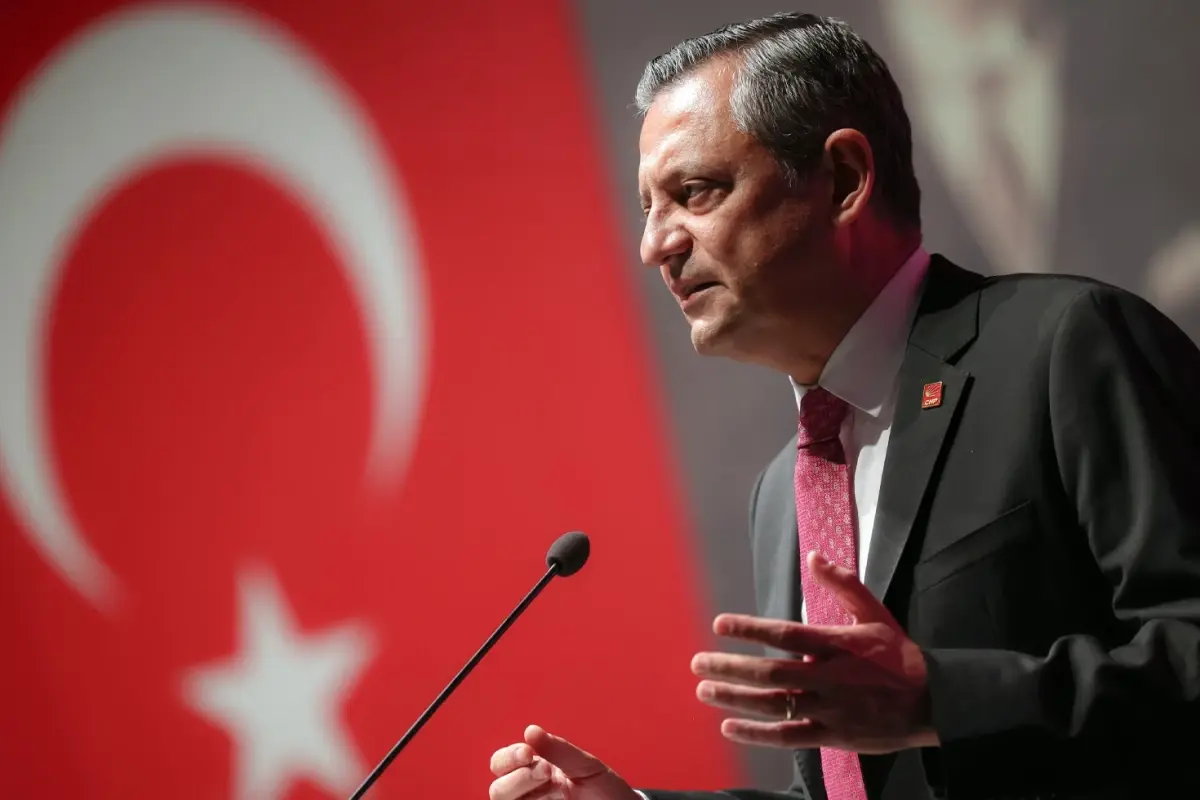 Özgür Özel, yeniden CHP Genel Başkanı seçildi