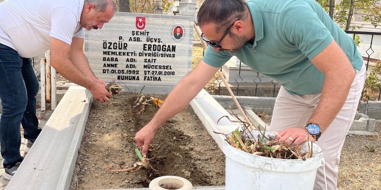 Sivaslı Şehitlerin aziz hatırasına vefa