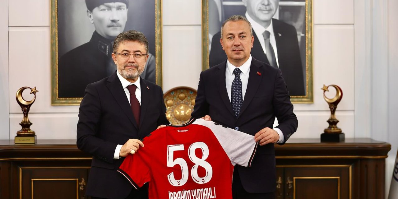 Tarım Bakanı Yumaklı, Sivas Belediyesi'ni ziyaret etti