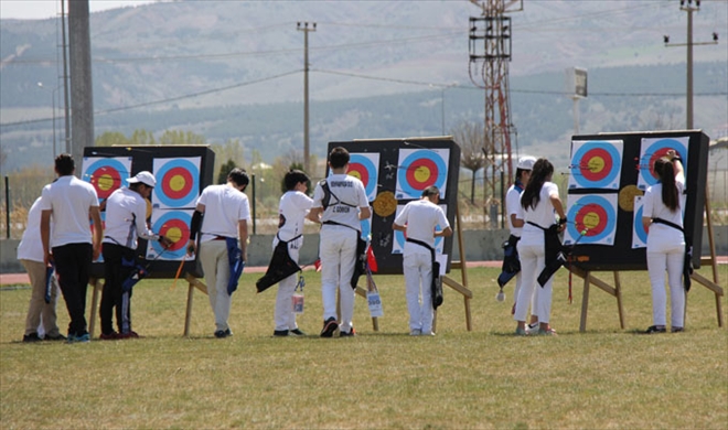 ŞAMPİYONADA 9 SPORCU TEMSİL EDİYOR