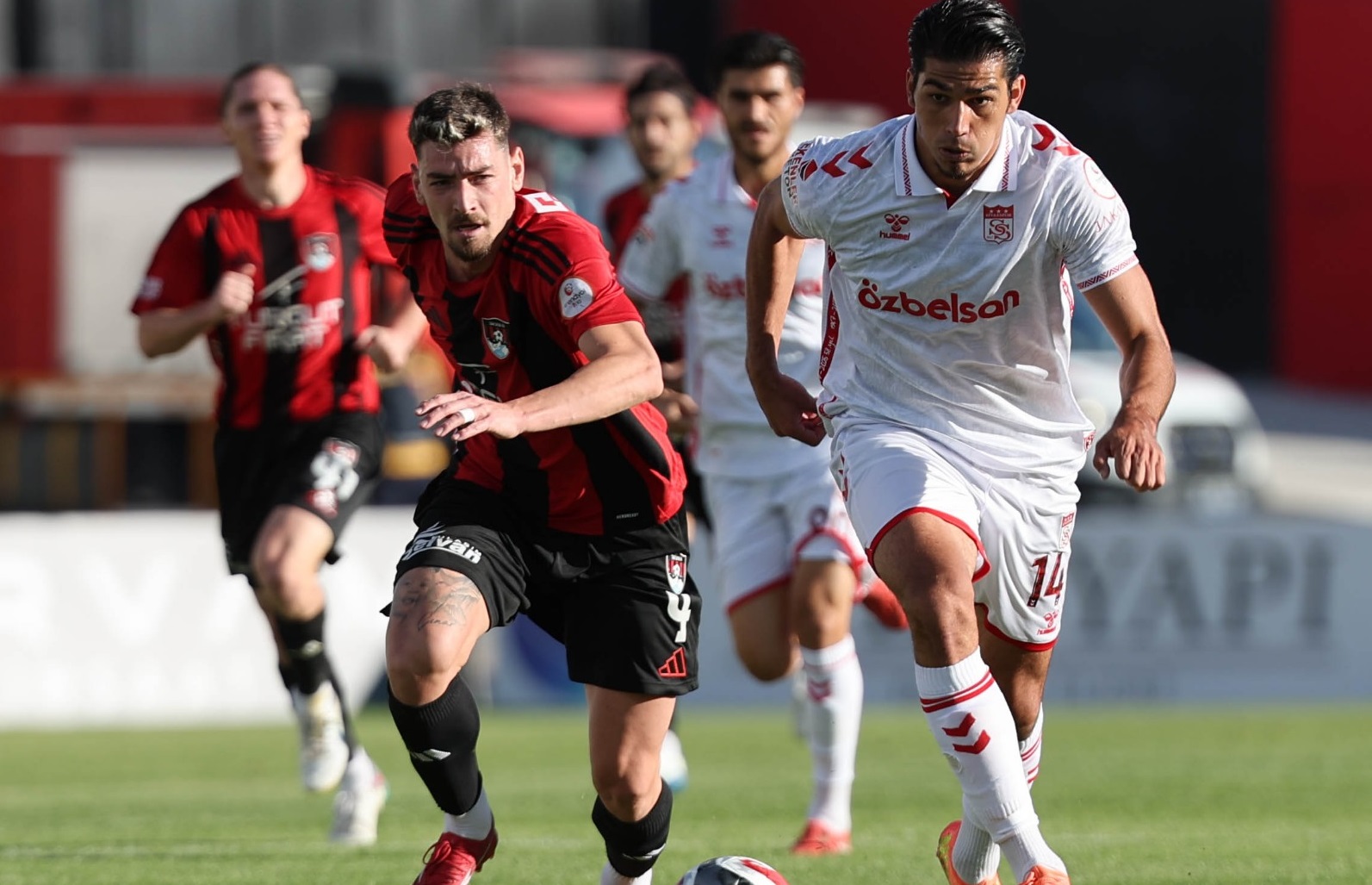 Sivasspor'da  Bencillik Şoku: Kaybedilen Puanın Nedeni Bekir Mi?