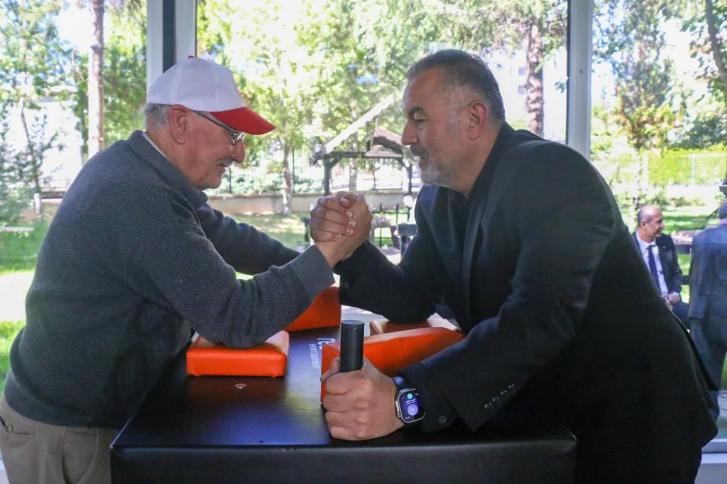 Sporun yaşı yok: Sivas’ta huzurevinde keyifli anlar