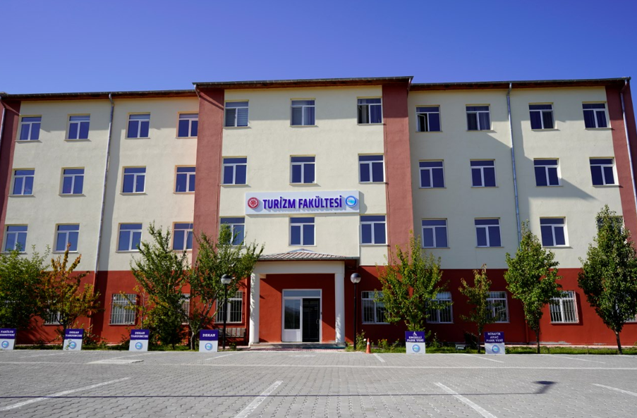 SCÜ Turizm Fakültesi Yeni Döneme Hazır